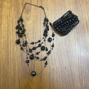 Black beaded necklace and stretch bracelet